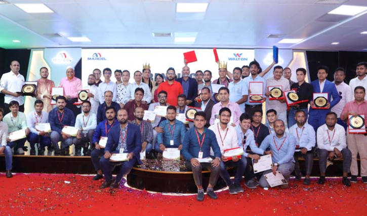 ‘ব্র্যান্ডিং হিরোস’ অ্যাওয়ার্ড পেলো ৪৭ ব্যক্তি ও প্রতিষ্ঠান ‘ব্র্যান্ডিং হিরোস’ অ্যাওয়ার্ড পেলো ৪৭ ব্যক্তি ও প্রতিষ্ঠান