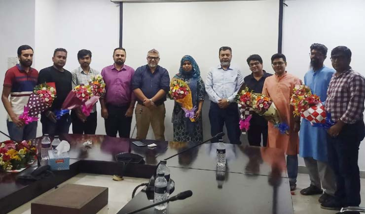 বিআইজেএফ’র নতুন কমিটিকে স্মার্ট টেকনোলজিসের সংবর্ধনা বিআইজেএফ’র নতুন কমিটিকে স্মার্ট টেকনোলজিসের সংবর্ধনা