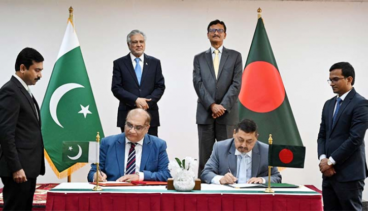 ৫ স্মারক ও এক চুক্তি সই করল বাংলাদেশ-পাকিস্তান ৫ স্মারক ও এক চুক্তি সই করল বাংলাদেশ-পাকিস্তান