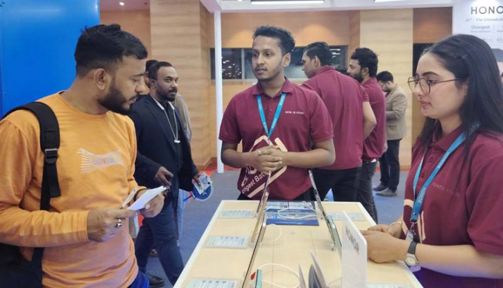 ডিজিটাল ডিভাইস ও ইনোভেশন এক্সপোতে স্মার্টফোনে বড় ছাড়