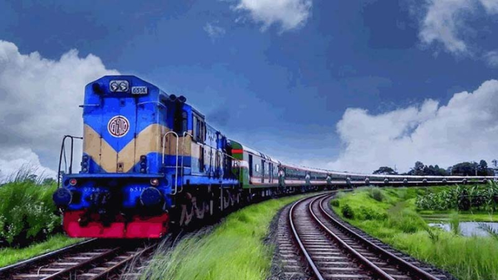 ভারতগামী তিন ট্রেনের ভাড়া বাড়লো ভারতগামী তিন ট্রেনের ভাড়া বাড়লো