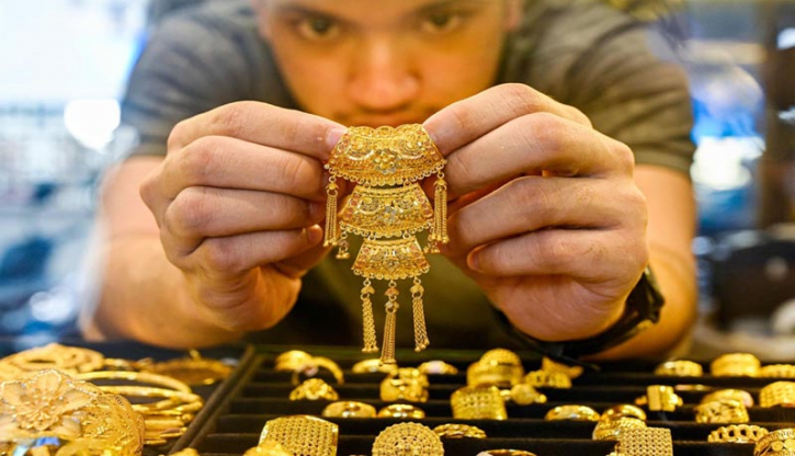 ইতিহাসে প্রথমবার স্বর্ণের দাম ছাড়াল প্রতি আউন্স ৫ হাজার ডলার